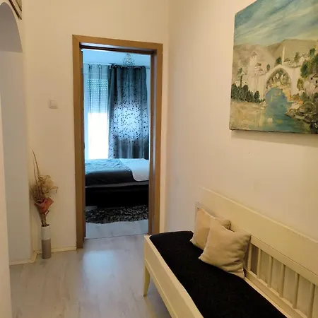 Book Apartment *